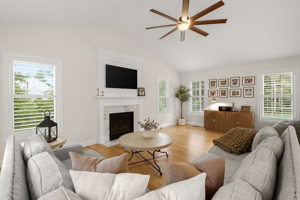 128 Thomas St Middleboro — Photo 11 of 42
