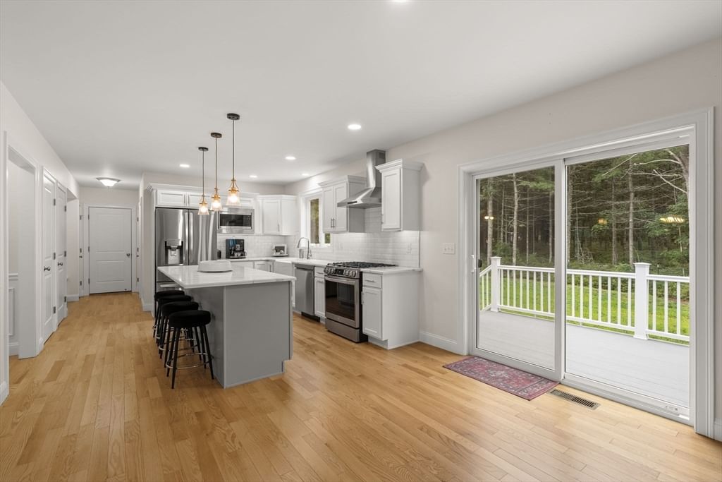 128 Thomas St Middleboro — Photo 12 of 42