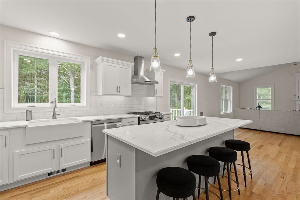 128 Thomas St Middleboro — Photo 15 of 42