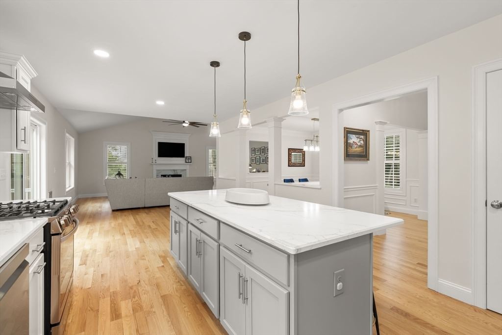 128 Thomas St Middleboro — Photo 16 of 42