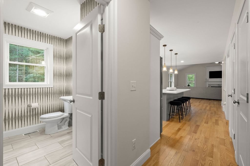128 Thomas St Middleboro — Photo 17 of 42
