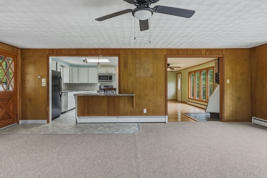 52 Kendall St Granby — Photo 10 of 36