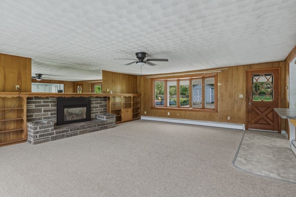 52 Kendall St Granby — Photo 7 of 36