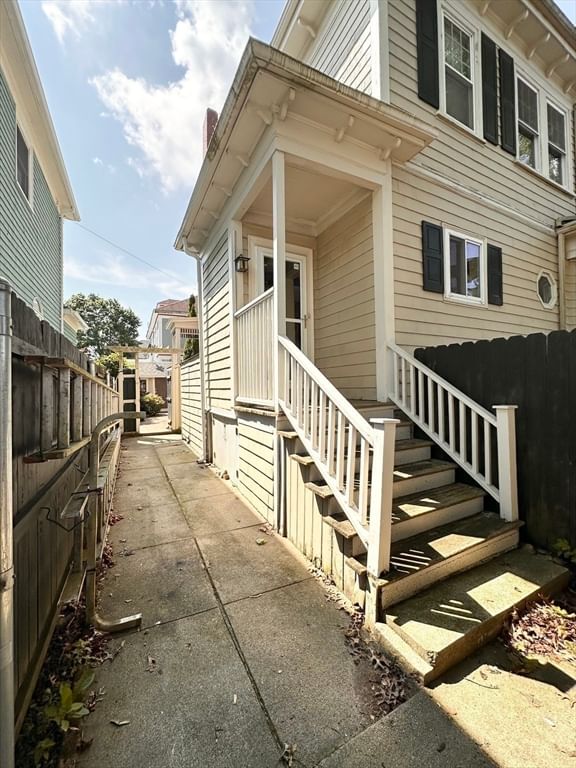 34 Rotch St New Bedford — Photo 10 of 42
