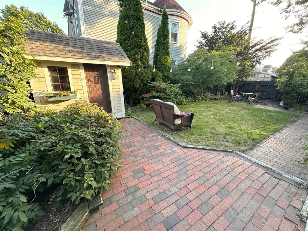 34 Rotch St New Bedford — Photo 7 of 42