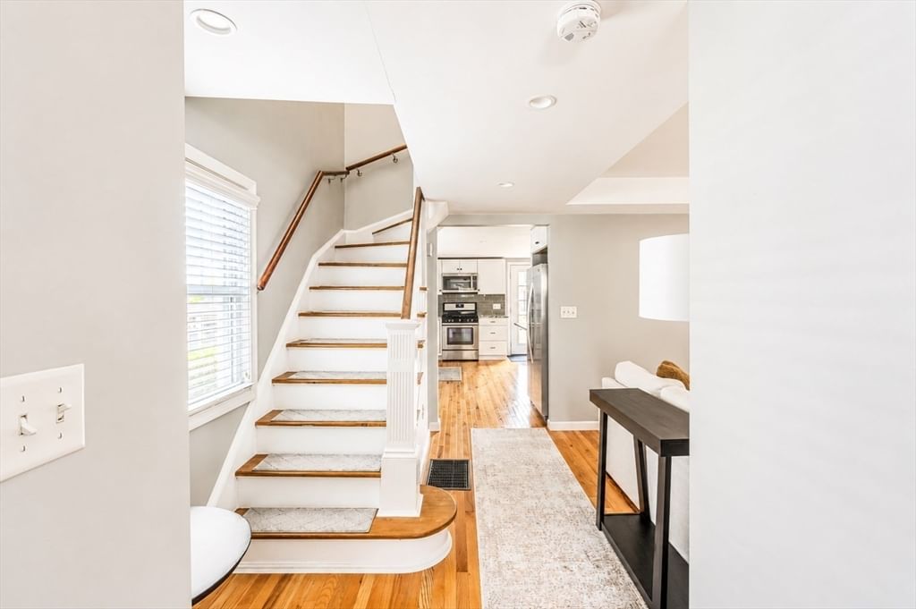 51 Woodrow Ave Medford — Photo 2 of 42