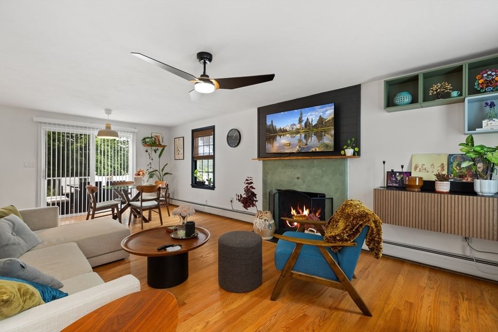 51 Shannon Way North Attleboro — Photo 4 of 31