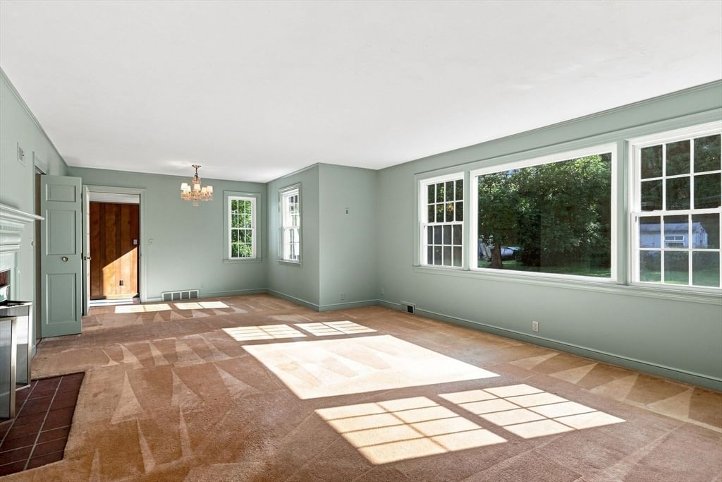 157 Sykes Street Palmer — Photo 4 of 42