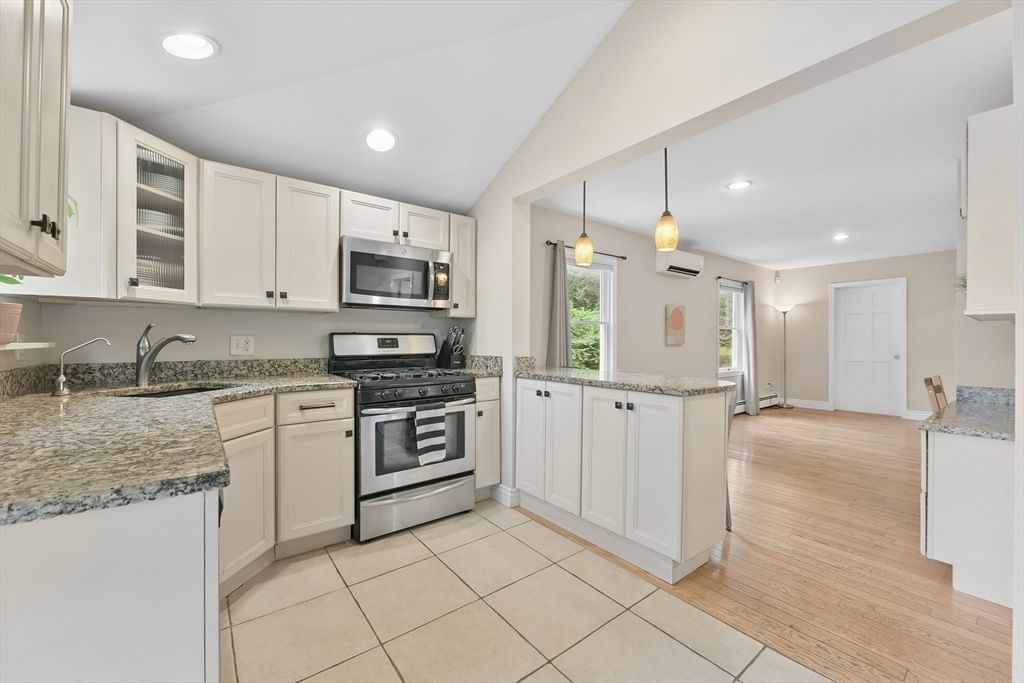 54 Gainsville Rd Dedham — Photo 8 of 42