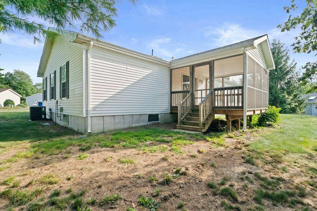 406 Simmons Rd Middleboro — Photo 2 of 35