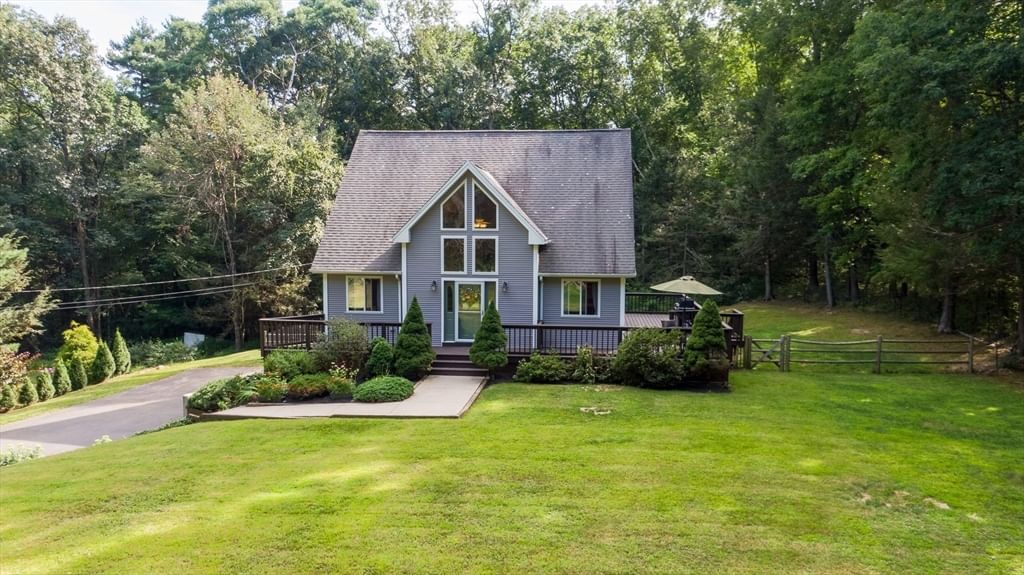 Property at 64 Leno Rd, Holland, MA 01521