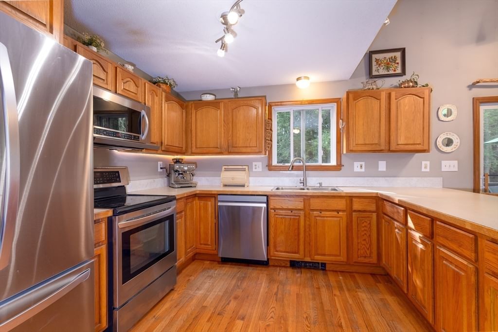 64 Leno Rd, Holland, MA 01521 photo 2