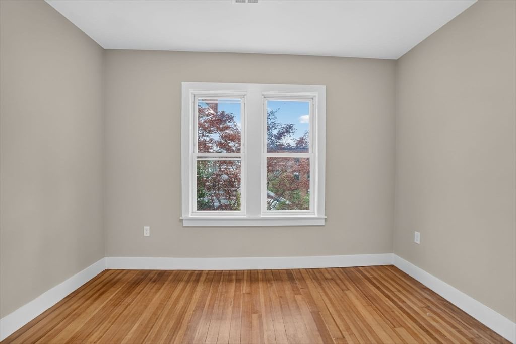 41-43 Elmdale St Boston — Photo 12 of 35