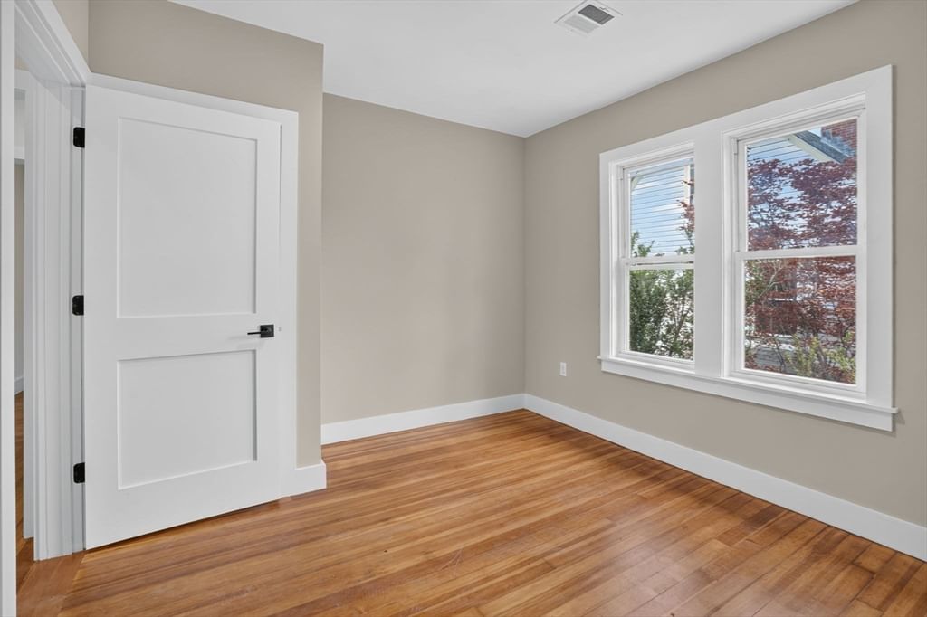 41-43 Elmdale St Boston — Photo 14 of 35