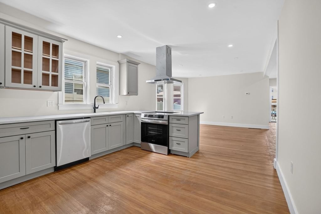 41-43 Elmdale St Boston — Photo 16 of 35