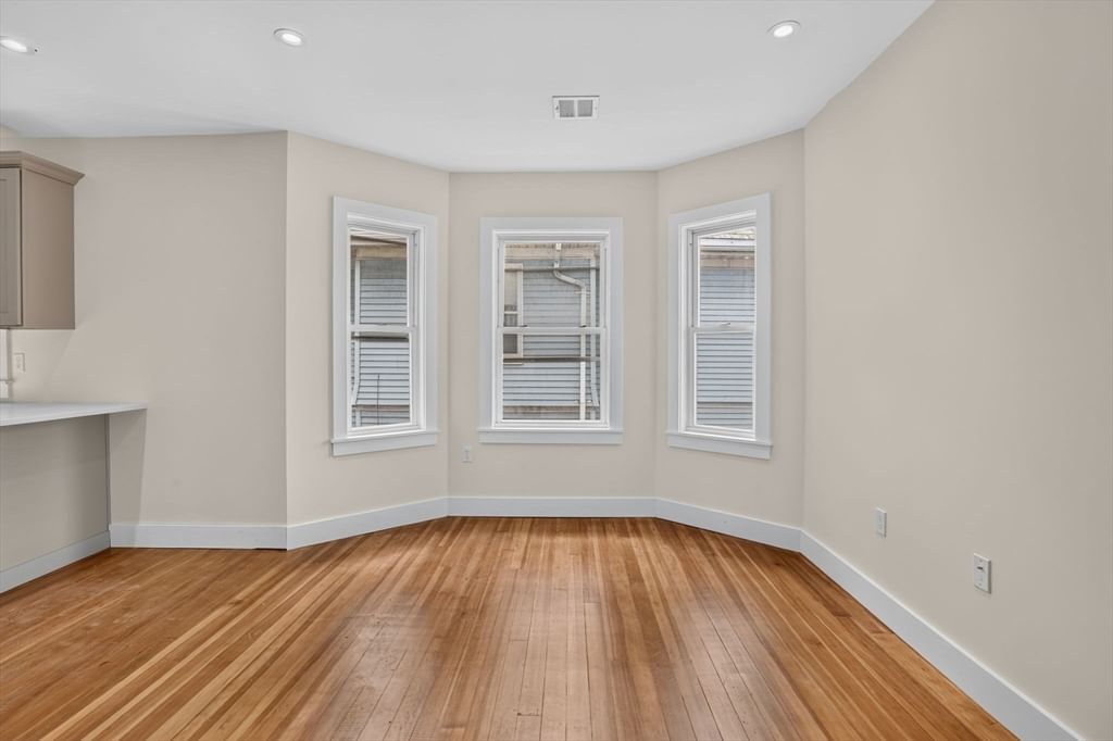 41-43 Elmdale St Boston — Photo 19 of 35
