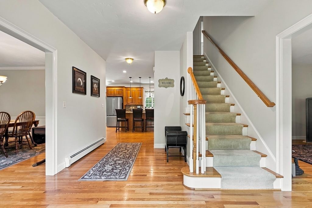 161 South St Upton — Photo 3 of 42