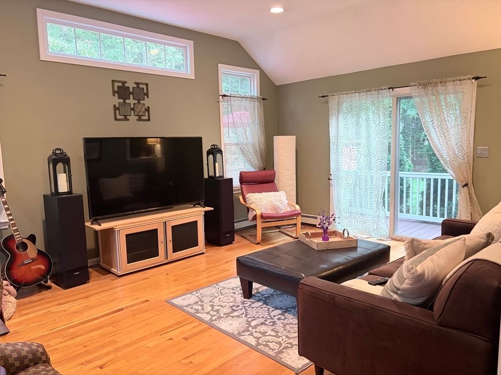 36 Bartlett Street Pembroke — Photo 10 of 27