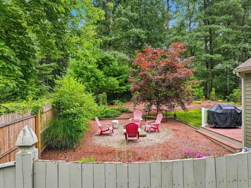 36 Bartlett Street Pembroke — Photo 2 of 27