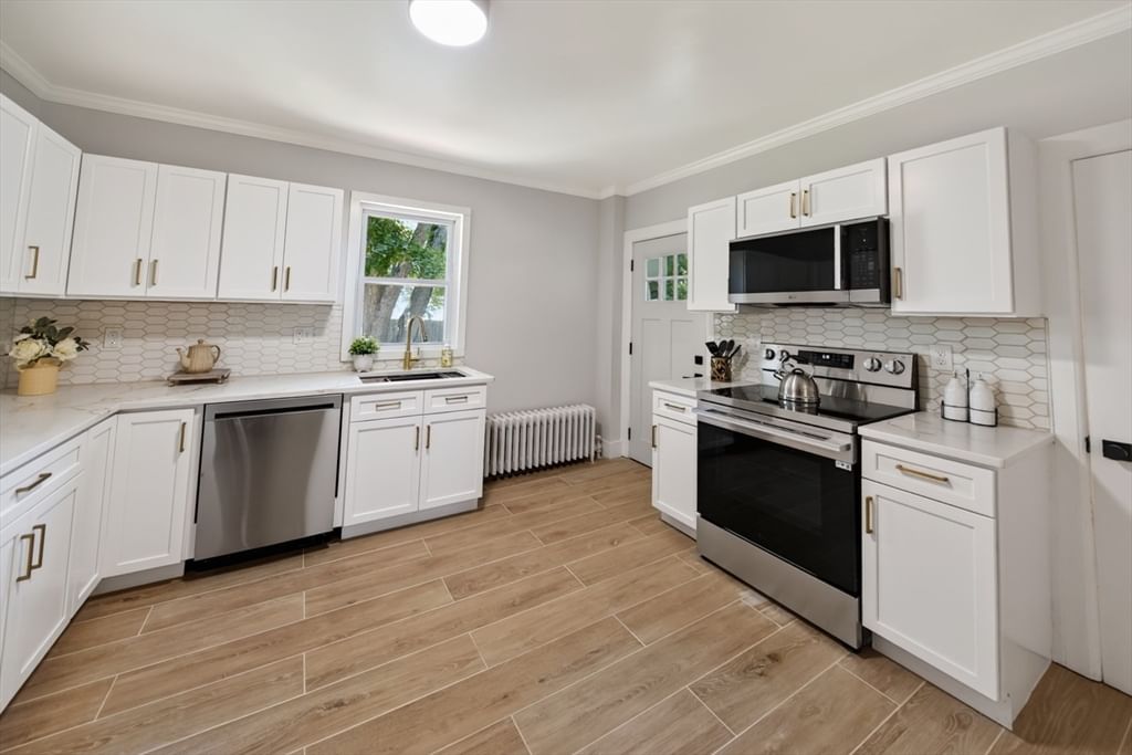 10 Elm St South Hadley — Photo 16 of 41