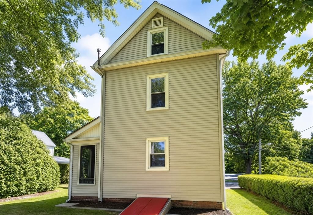 10 Elm St South Hadley — Photo 40 of 41
