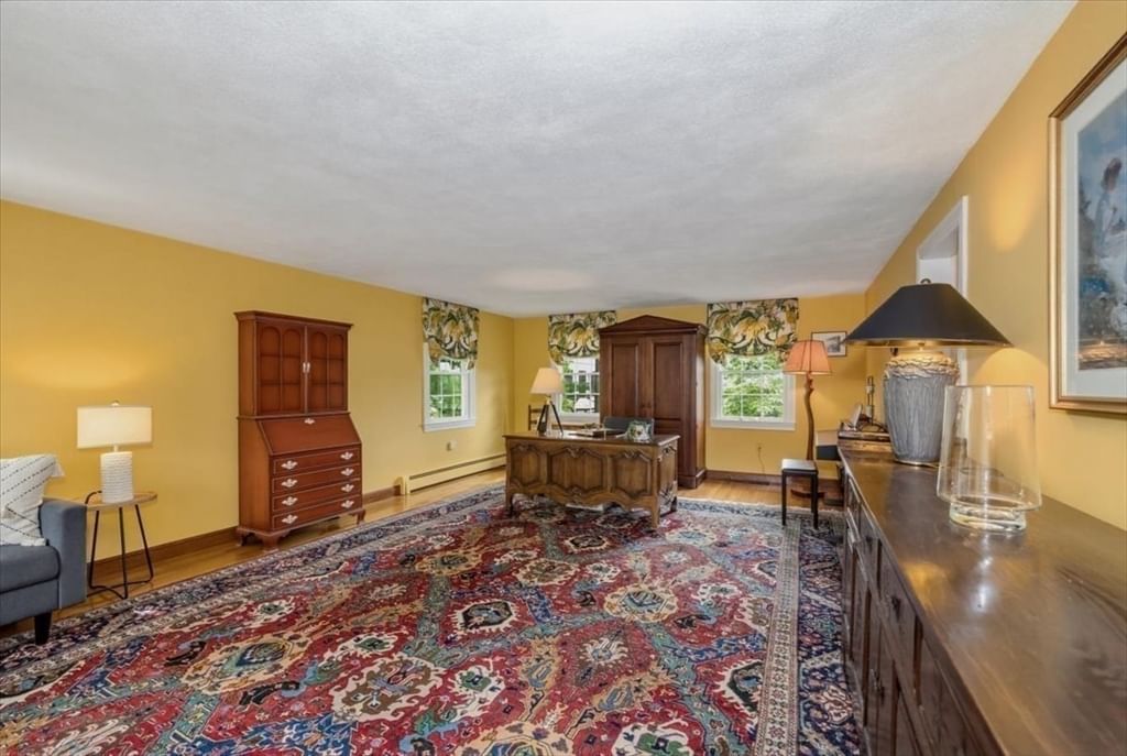 27 Church Ln Burlington — Photo 7 of 42