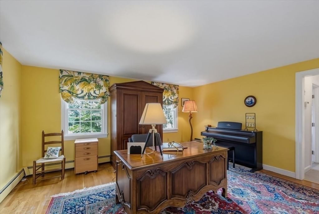 27 Church Ln Burlington — Photo 8 of 42