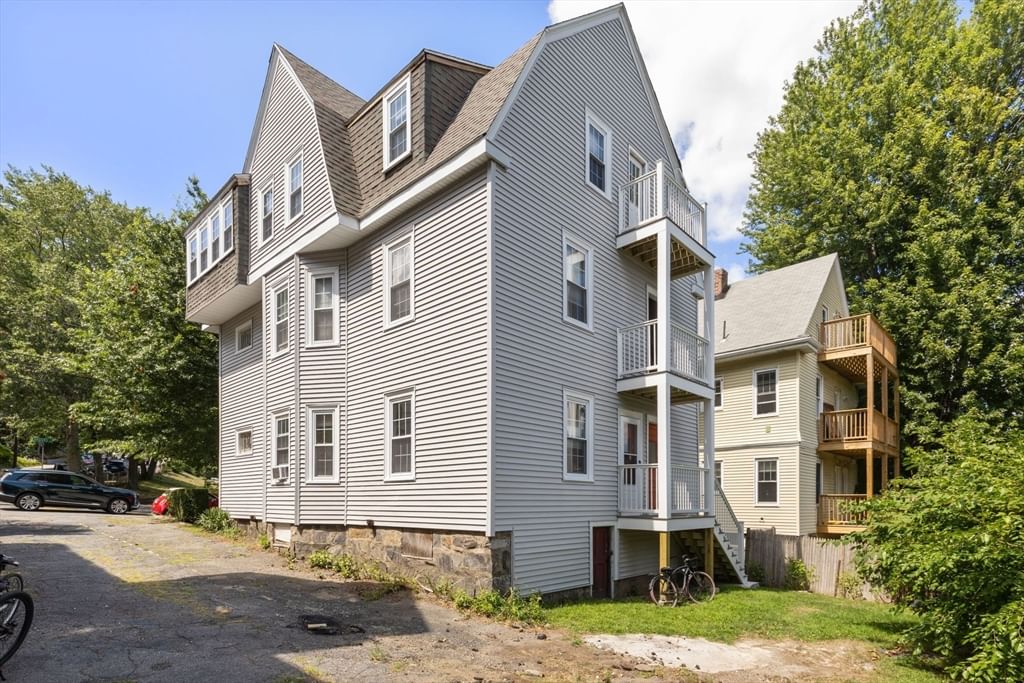 78 Brooks St Boston — Photo 4 of 42