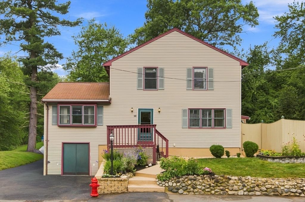 Property at 18 Gordon Rd, North Reading, MA 01864