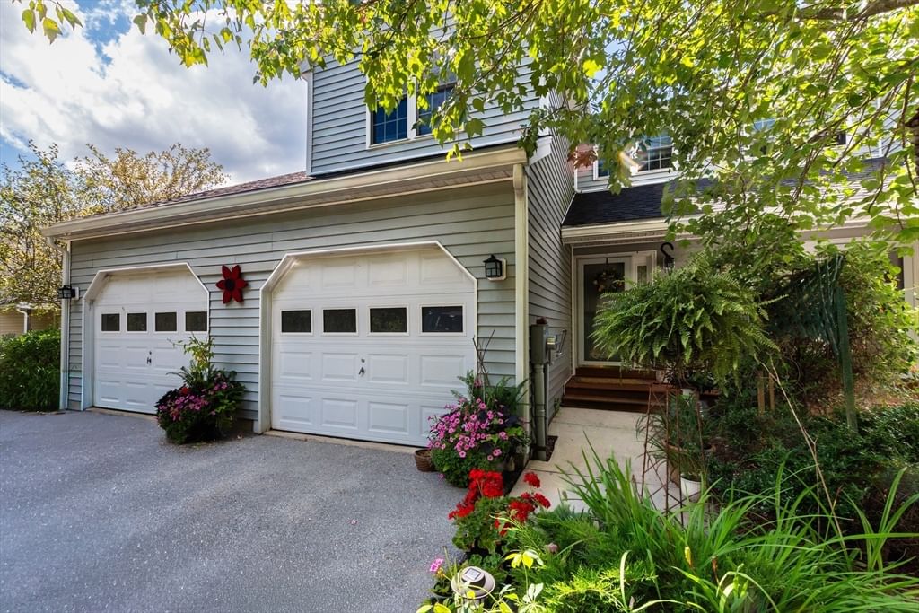 Property at 28 Mountain Laurel Lane #28, Fitchburg, MA 01420