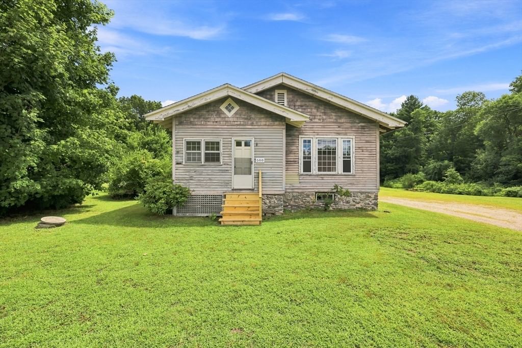 588 Poole St Ludlow — Photo 1 of 39