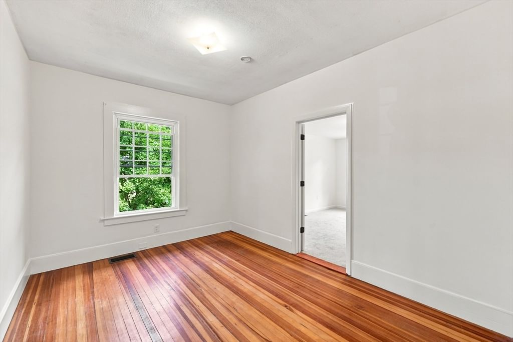588 Poole St Ludlow — Photo 14 of 39