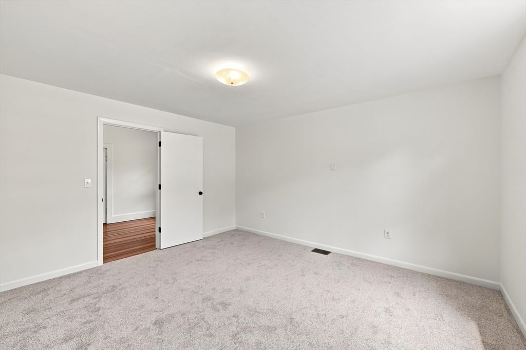 588 Poole St Ludlow — Photo 18 of 39