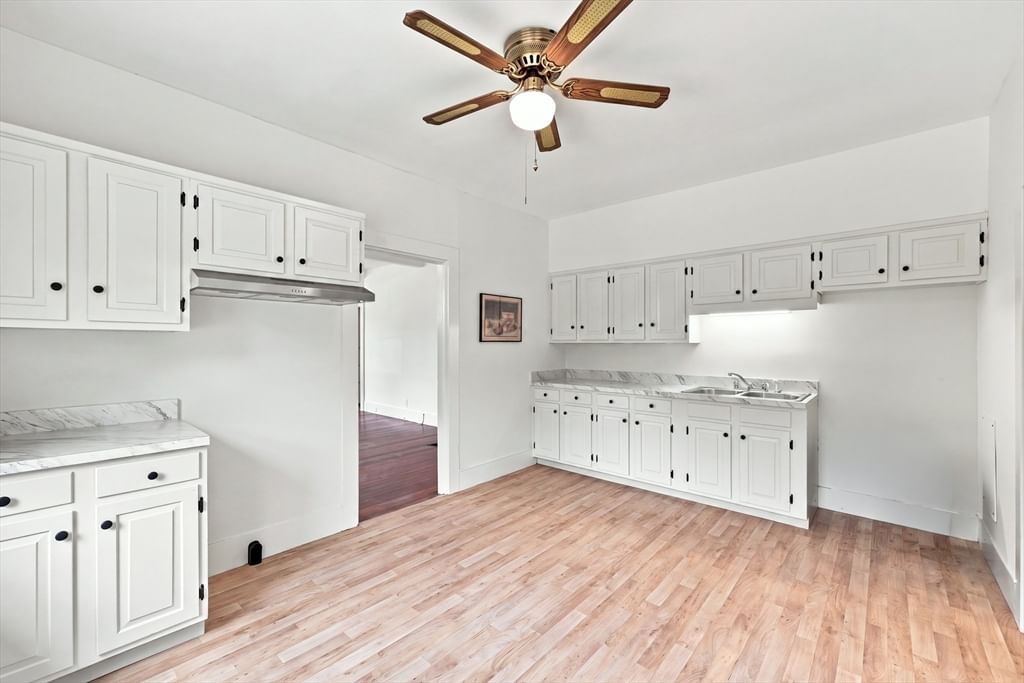 588 Poole St Ludlow — Photo 4 of 39