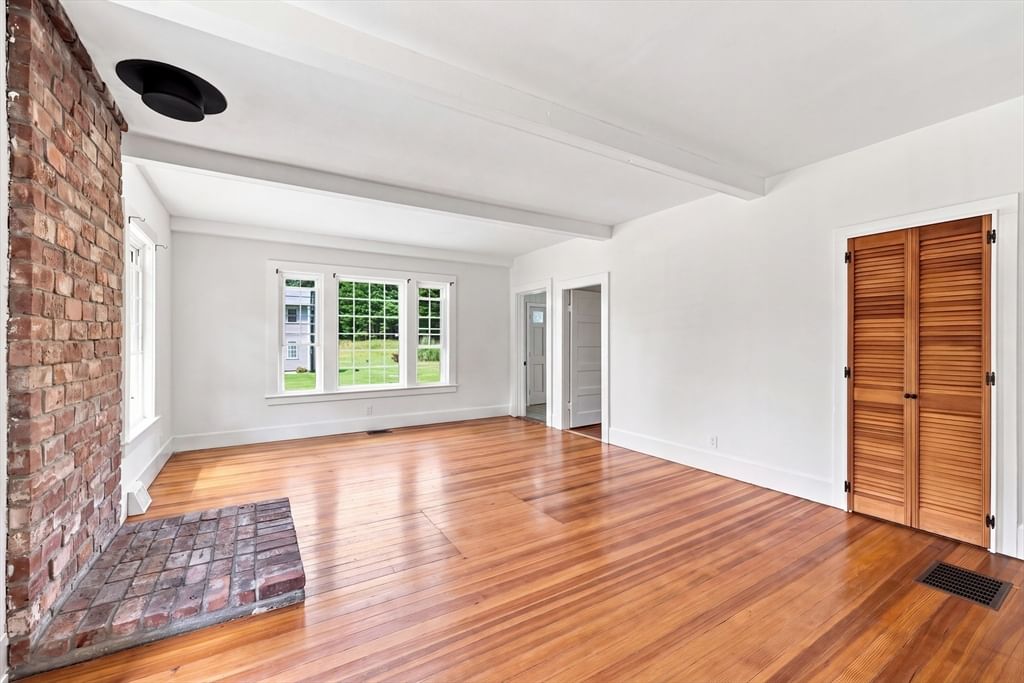 588 Poole St Ludlow — Photo 7 of 39