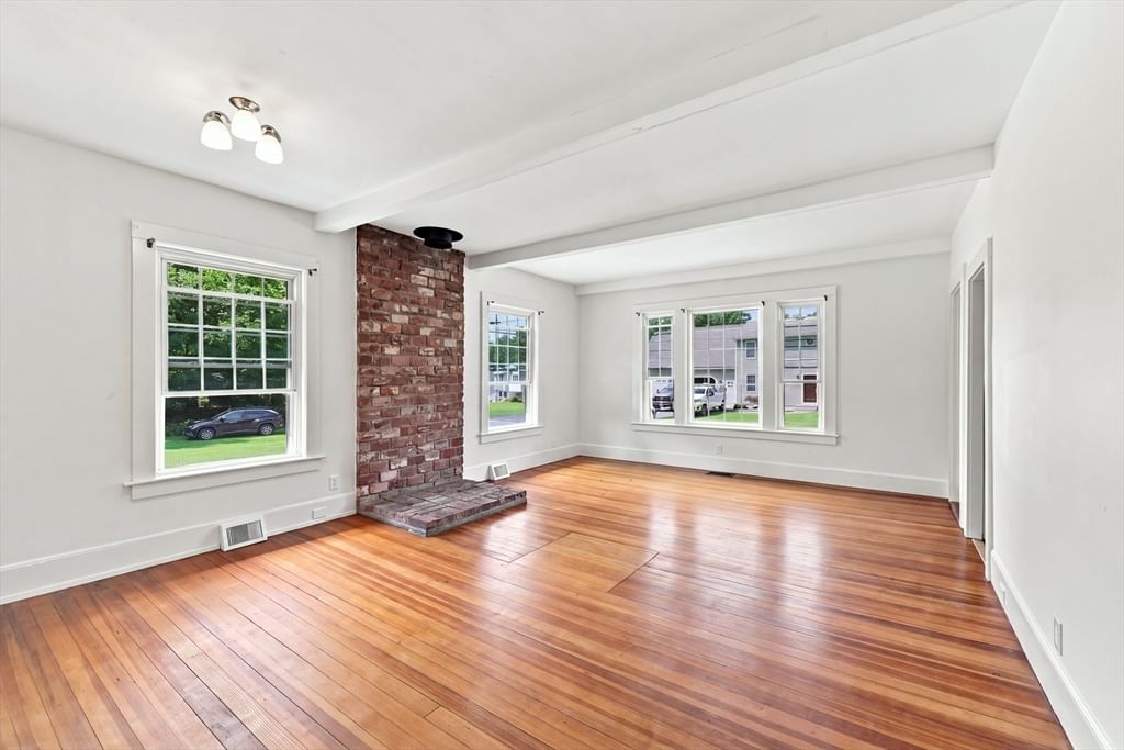 588 Poole St Ludlow — Photo 8 of 39