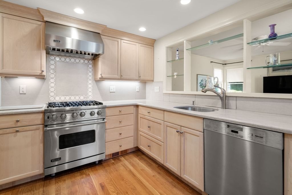 7 Grantland Rd Wellesley — Photo 14 of 35