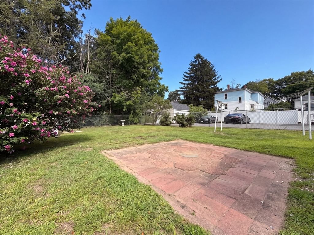 17 Monarch St Lowell — Photo 16 of 17