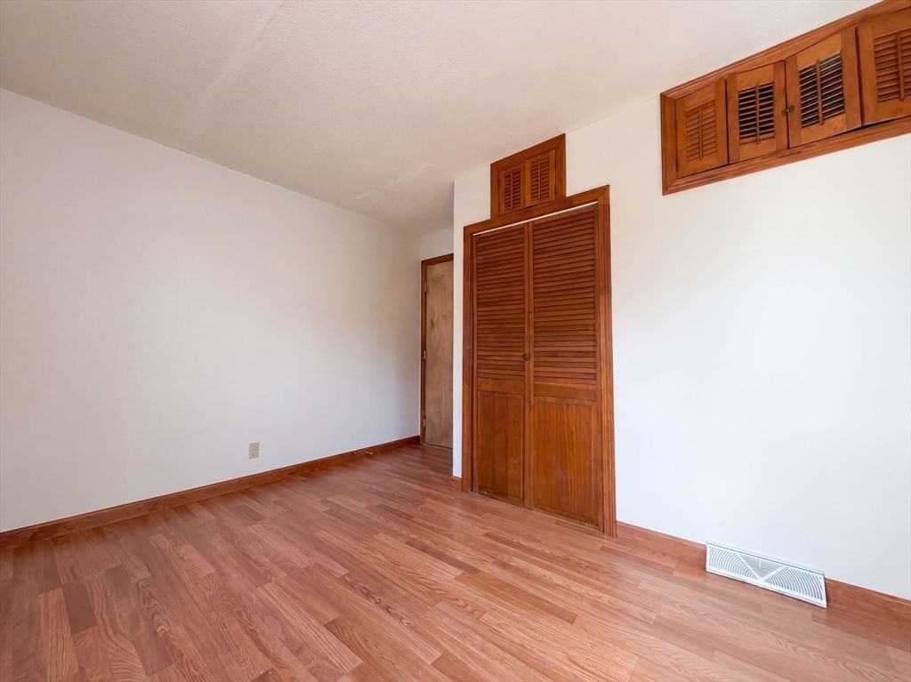 17 Monarch St Lowell — Photo 4 of 17