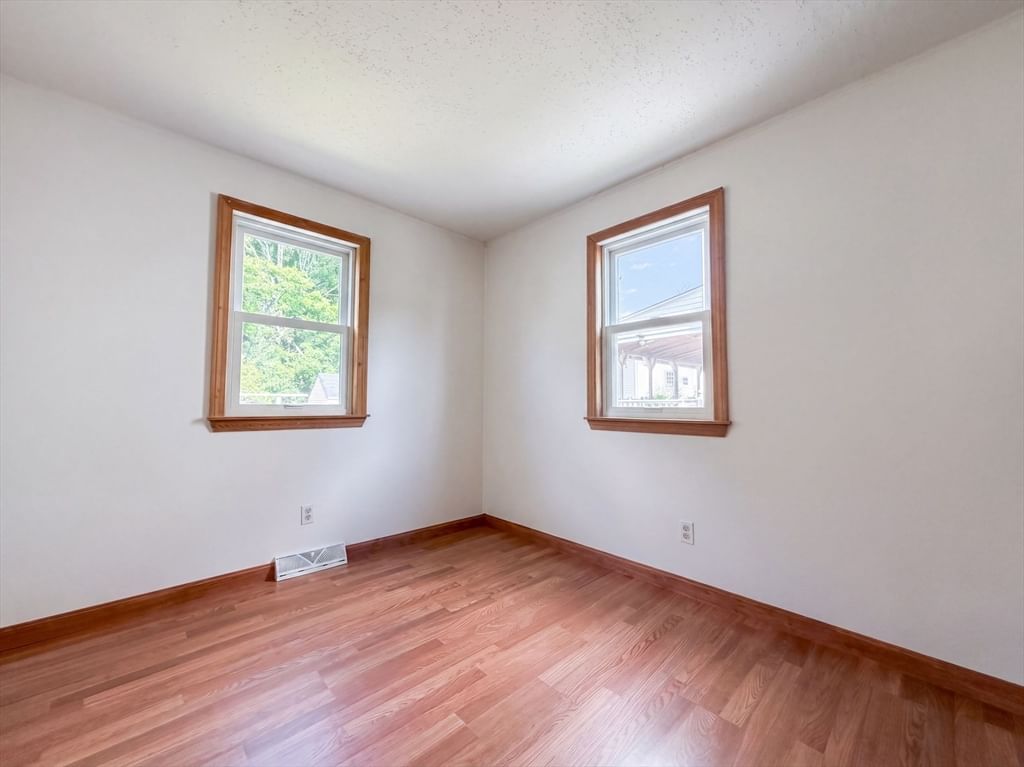 17 Monarch St Lowell — Photo 6 of 17