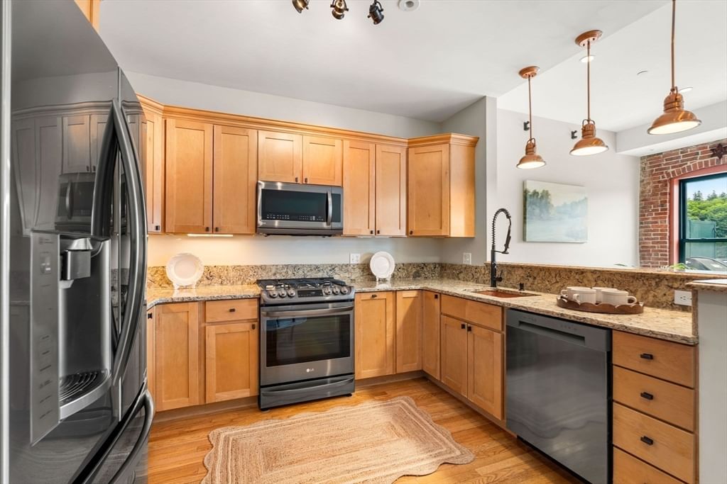 Listing Image 9