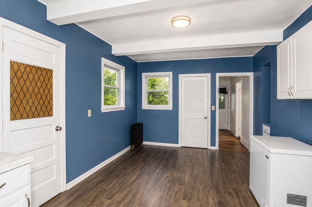 8 Trafton St Chicopee — Photo 10 of 42