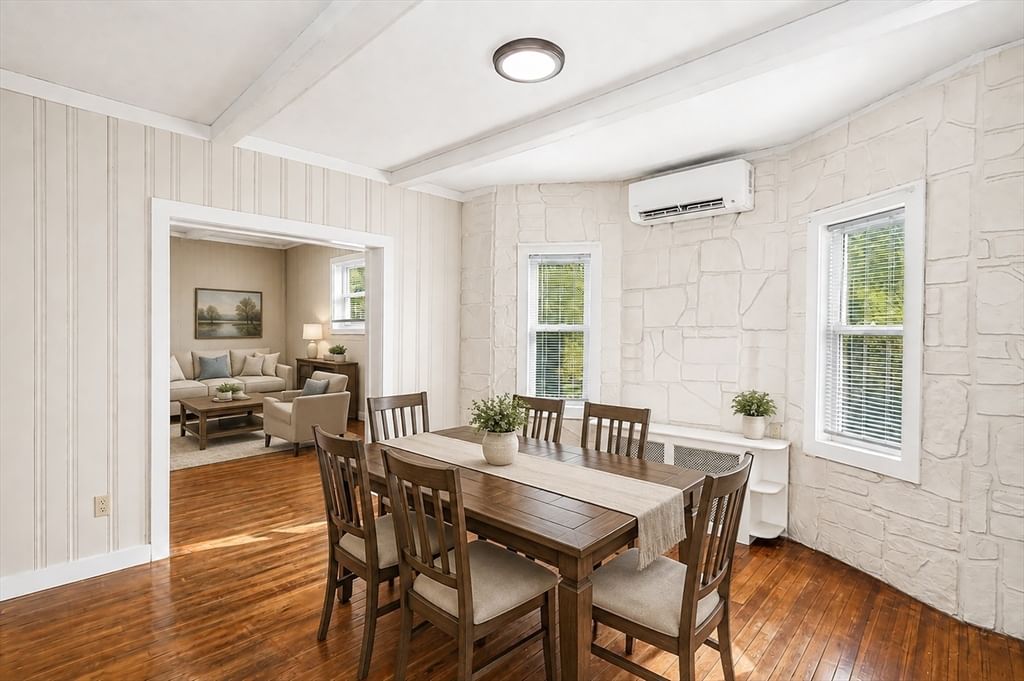 8 Trafton St Chicopee — Photo 11 of 42