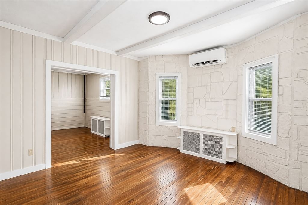 8 Trafton St Chicopee — Photo 12 of 42