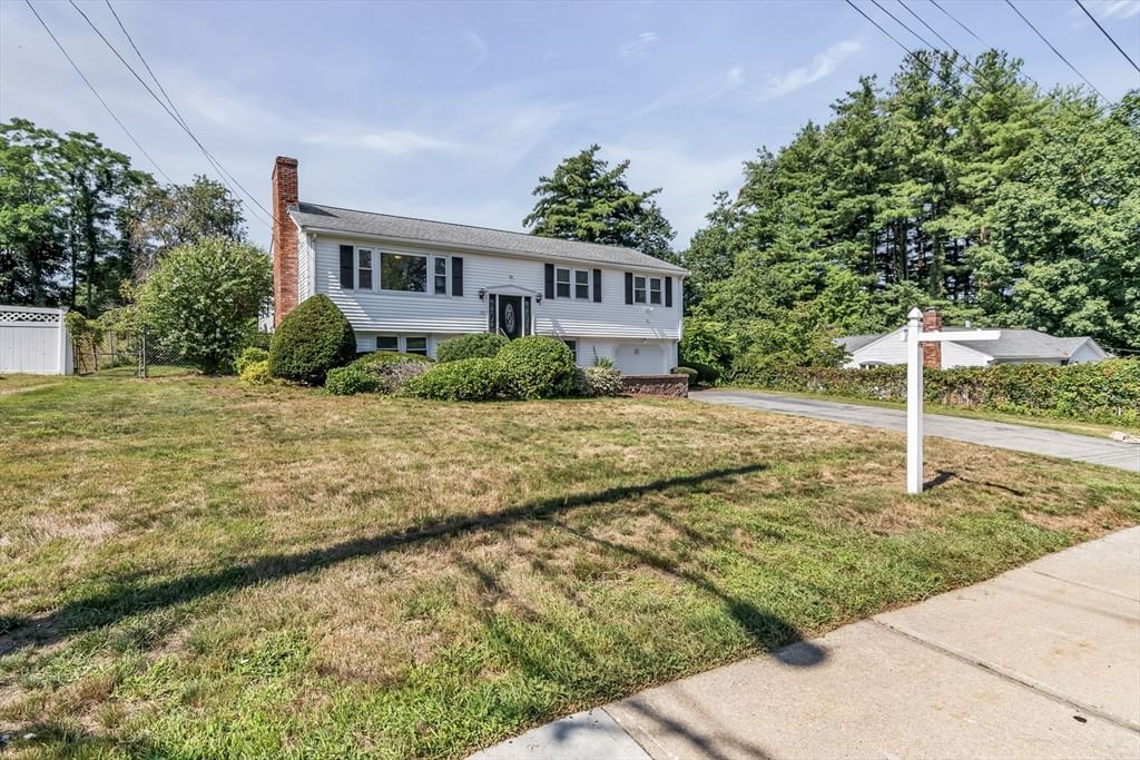 36 Prouty Rd Burlington — Photo 1 of 39