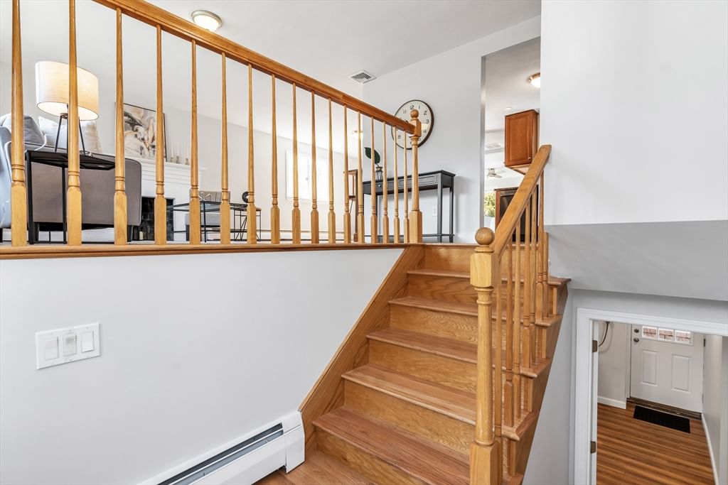 36 Prouty Rd Burlington — Photo 3 of 39