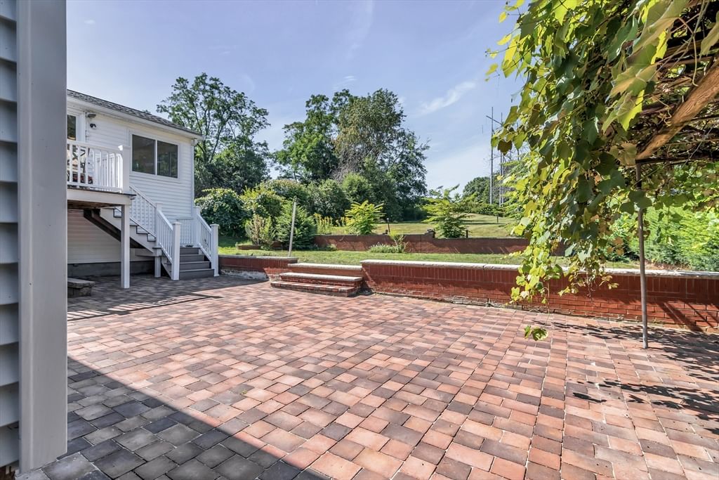 36 Prouty Rd Burlington — Photo 33 of 39
