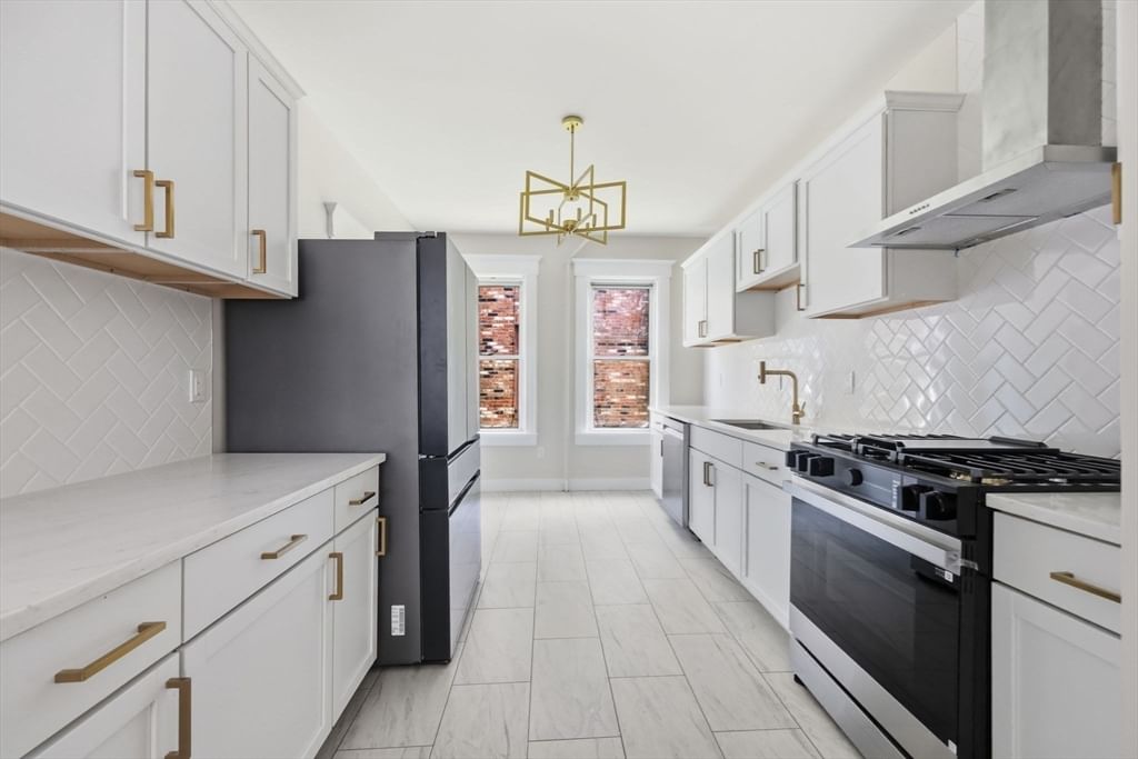 24 Washington Ave Holyoke — Photo 15 of 41