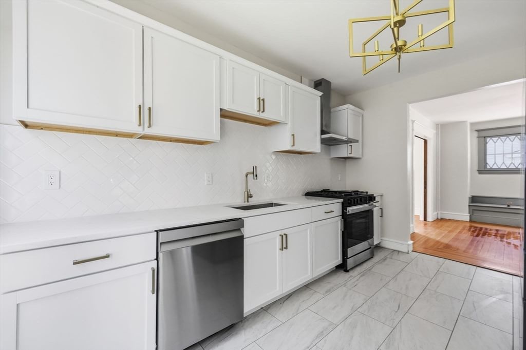 24 Washington Ave Holyoke — Photo 17 of 41
