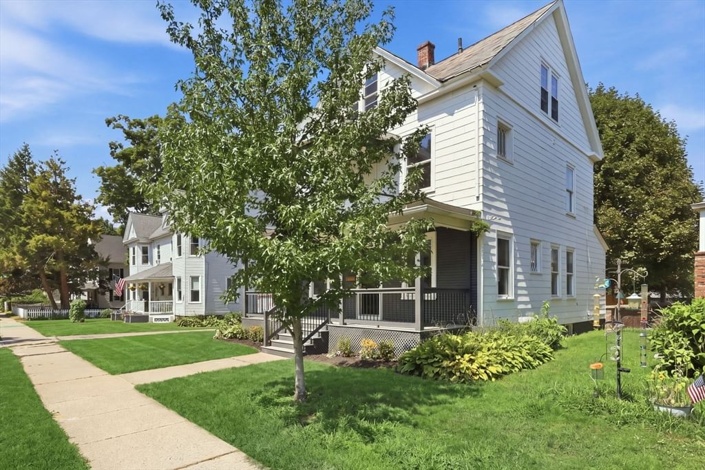 24 Washington Ave Holyoke — Photo 3 of 41